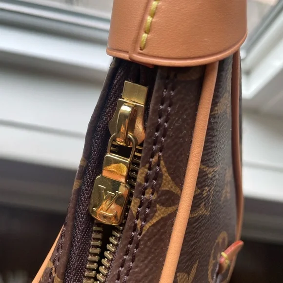 Louis Vuitton Loop bag - Picture 6 of 12